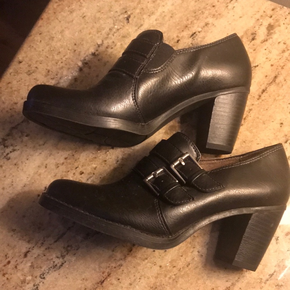 Naturalizer boot/shoes new